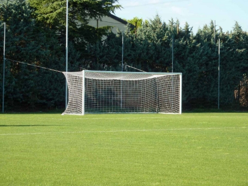 Stacionarūs futbolo vartai su galiniais tinklo stulpais 7,32 × 2,44 m su tinklu — VI 5907 paveikslėlis